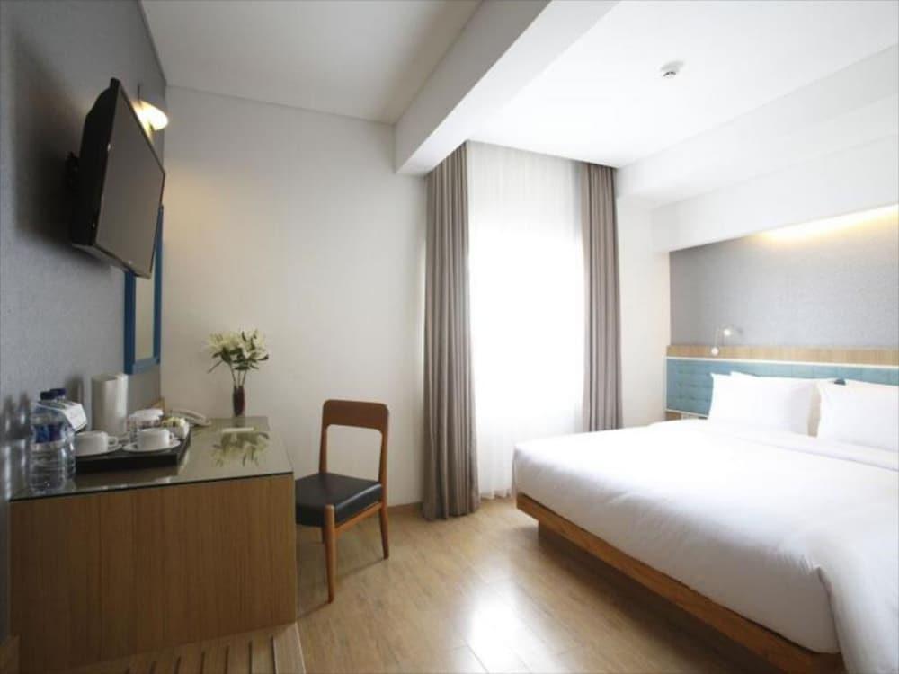 Hotel Santika Kelapa Gading Yakarta Exterior foto