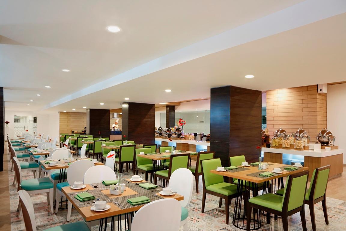 Hotel Santika Kelapa Gading Yakarta Exterior foto