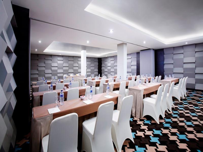 Hotel Santika Kelapa Gading Yakarta Exterior foto